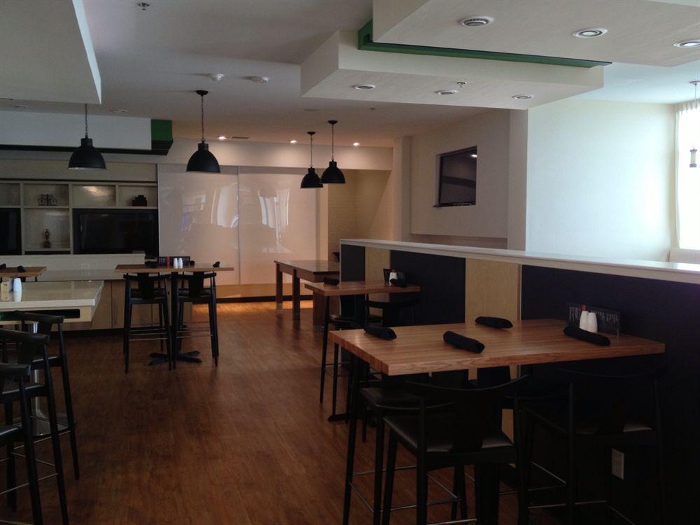 Holiday Inn Roswell By Ihg Екстериор снимка
