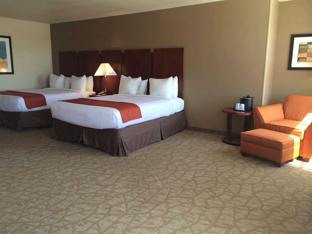 Holiday Inn Roswell By Ihg Екстериор снимка